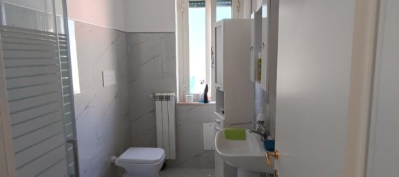 3غرفة شقة في Caserta, Italy رقم 7617 7