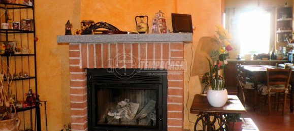 Квартира с 3 спальнями в Пинероло, Италия № 63217 11