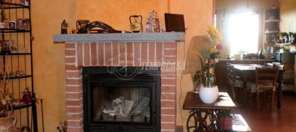 Квартира с 3 спальнями в Пинероло, Италия № 63217 12