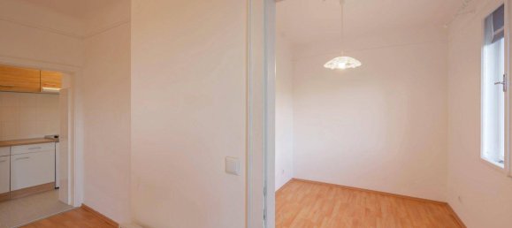 2 rooms Apartment in Penzing, Austria No. 222110 3