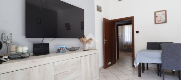 3 bedrooms Apartment in Reggio Emilia, Italy No. 372265 3