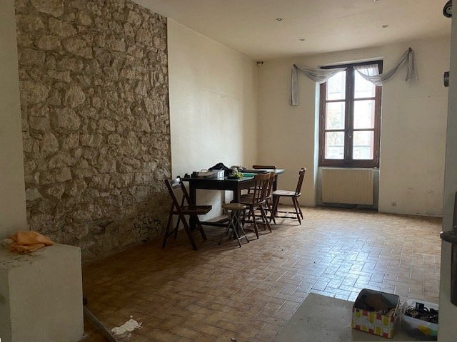 Bâtiment à Saint-Jean-de-la-Ruelle, France 200m² No. 228983