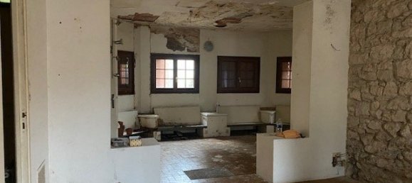 Bâtiment à Saint-Jean-de-la-Ruelle, France 200m² No. 228983 2