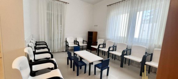 Oficina de 3 habitaciónes en Stockerau, Austria No. 67088 2