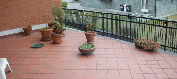 Квартира с 3 спальнями в Альпиньяно, Италия № 160862 2