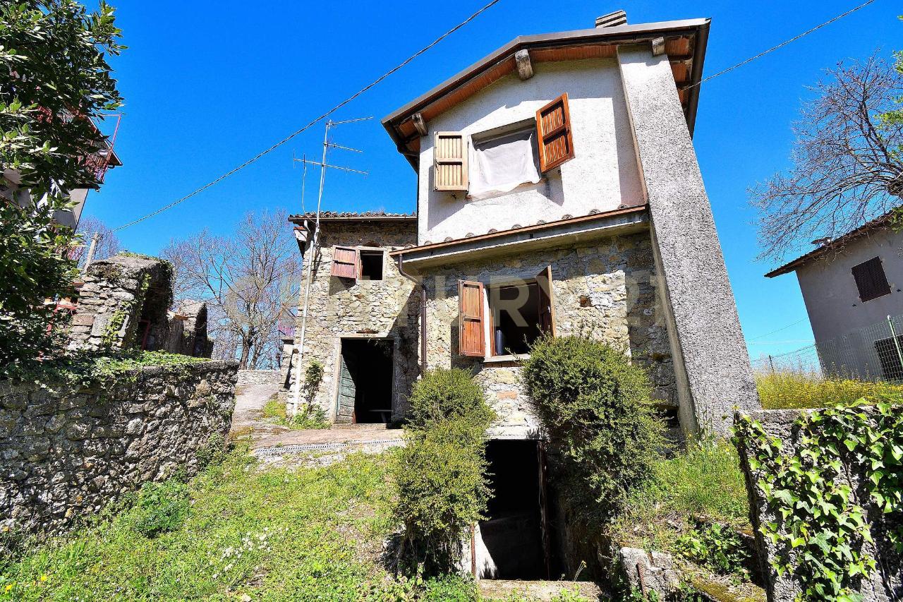 3-salle Maison à Molazzana, Italy No. 117881