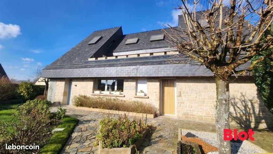 5 bedrooms House in Dinan, France No. 203889