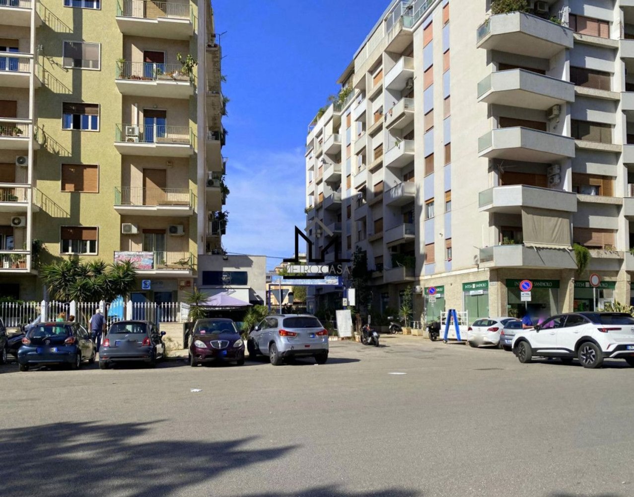 Gewerbliche Immobilie in Palermo, Italy 455m², Nr. 108433