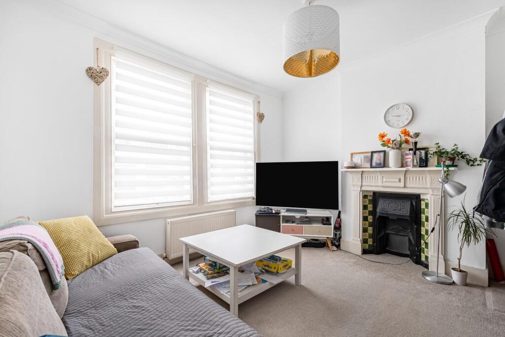 2 bedrooms Apartment in London, United Kingdom No. 12377