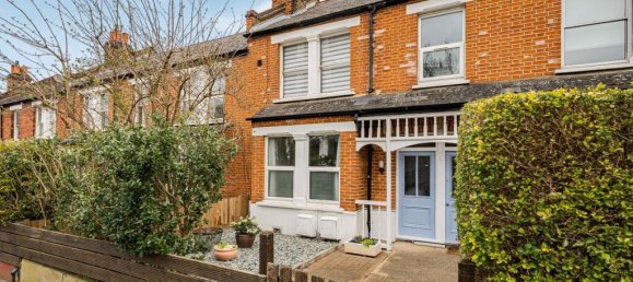 2 bedrooms Apartment in London, United Kingdom No. 12377 3