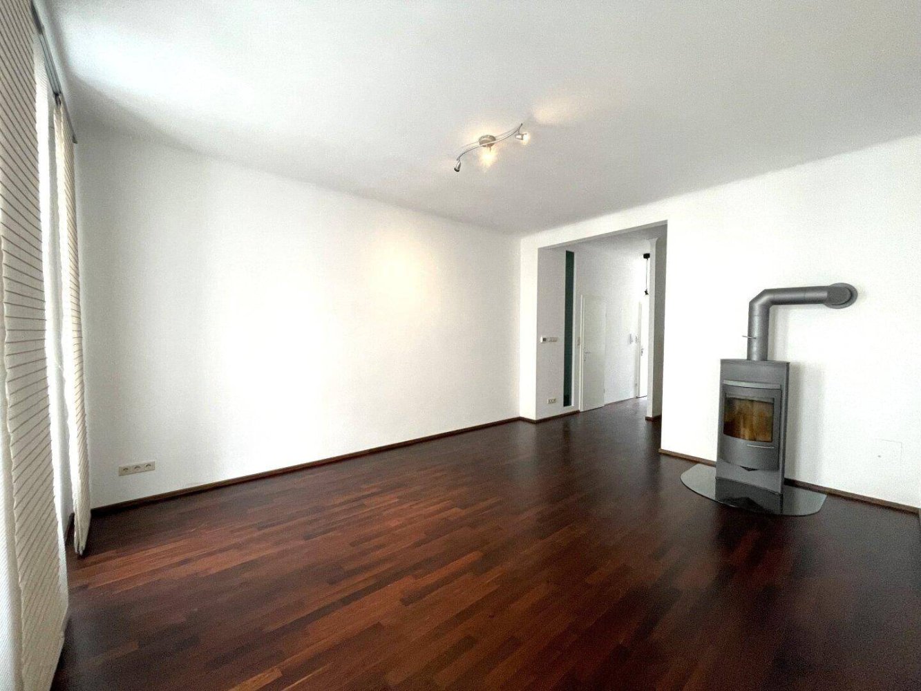 2غرفة شقة في Dobling, Austria رقم 194214