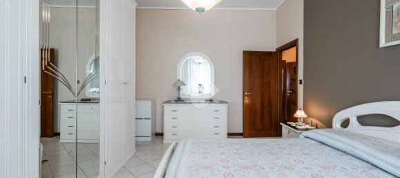 Квартира с 2 спальнями в Кастельфранко Эмилия, Италия № 320820 28