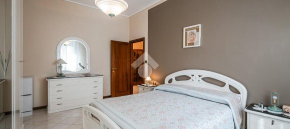 Квартира с 2 спальнями в Кастельфранко Эмилия, Италия № 320820 27