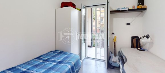 3 bedrooms Apartment in Bari, Italy No. 337740 16