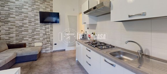 3 bedrooms Apartment in Bari, Italy No. 337740 5