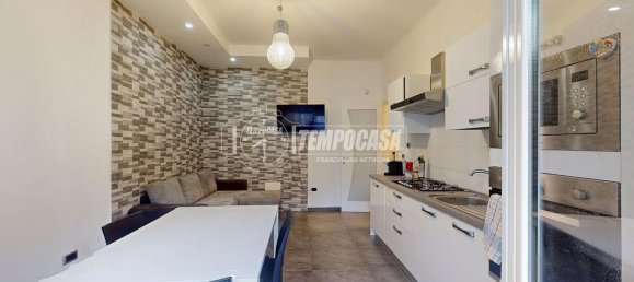 3 bedrooms Apartment in Bari, Italy No. 337740 4