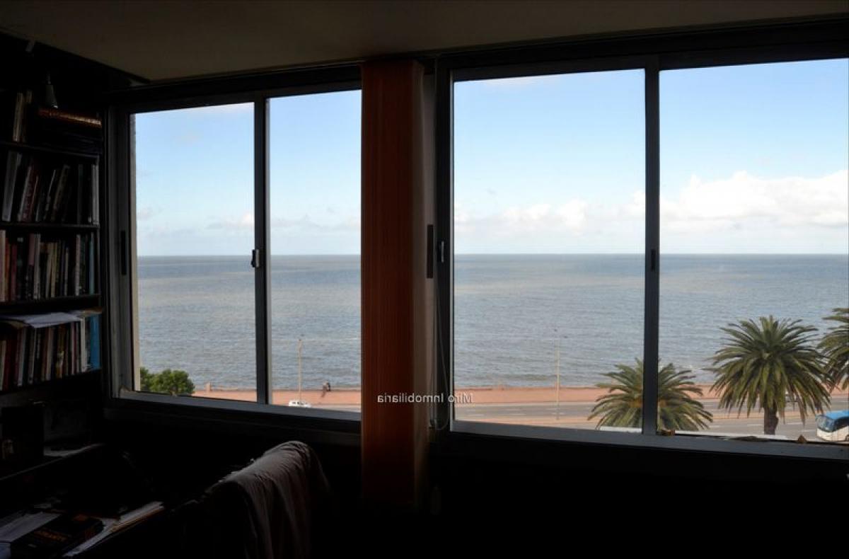 3 bedrooms Apartment in Montevideo, Uruguay No. 4276