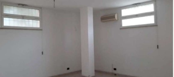 6 rooms House in Guidonia Montecelio, Italy No. 184346 8