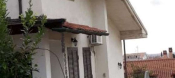 6 rooms House in Guidonia Montecelio, Italy No. 184346 10