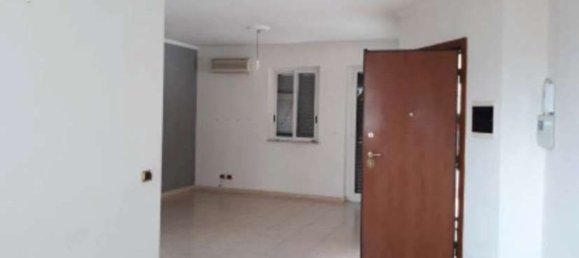 6 rooms House in Guidonia Montecelio, Italy No. 184346 3