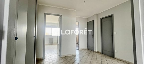 Apartamento de 2 dormitorios en Macon, France No. 200337 4