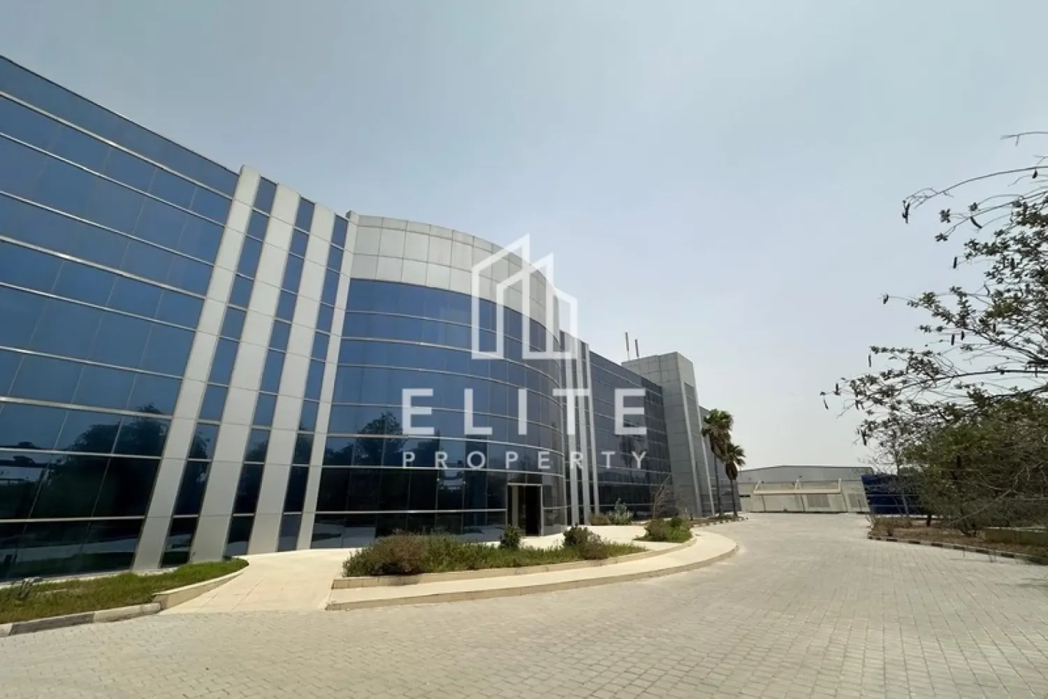 Склад 1425м² в Дубай, ОАЭ № 103129