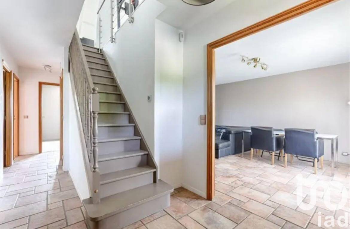 Casa de 4 dormitorios en Epinay-sous-Senart, France No. 323401