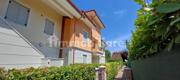 Apartamento de 2 dormitorios en Castelfranco Emilia, Italy No. 348841 13