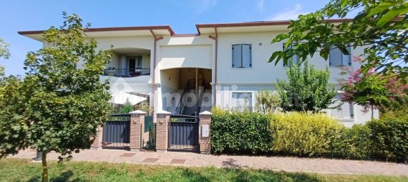 Apartamento de 2 dormitorios en Castelfranco Emilia, Italy No. 348841 10