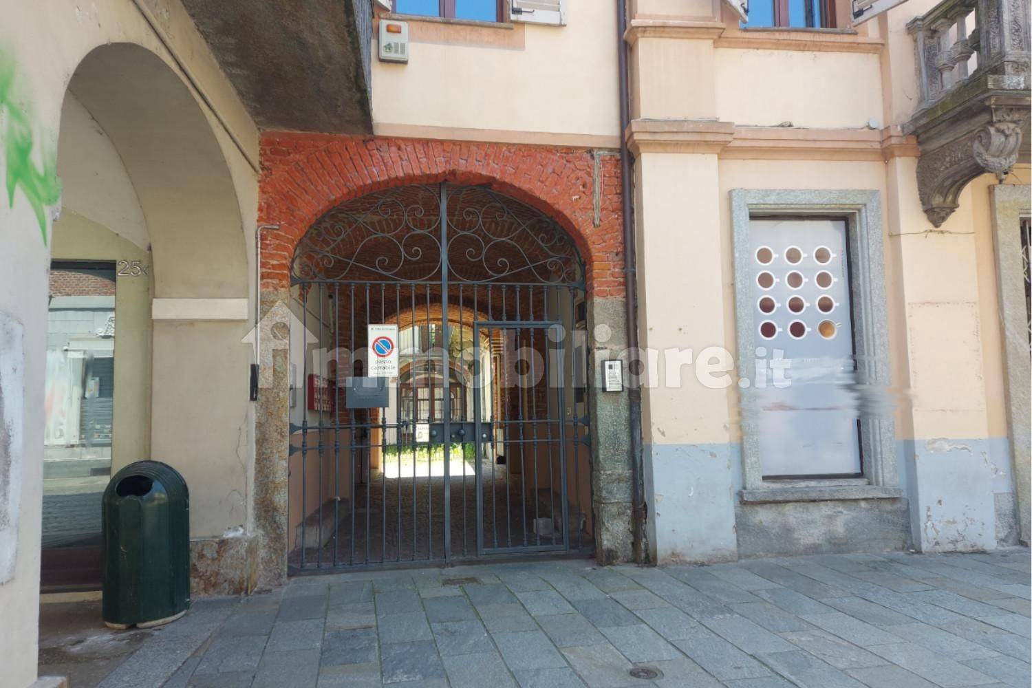 Imóvel comercial em Chivasso, Italy 100 m² N.º 315116