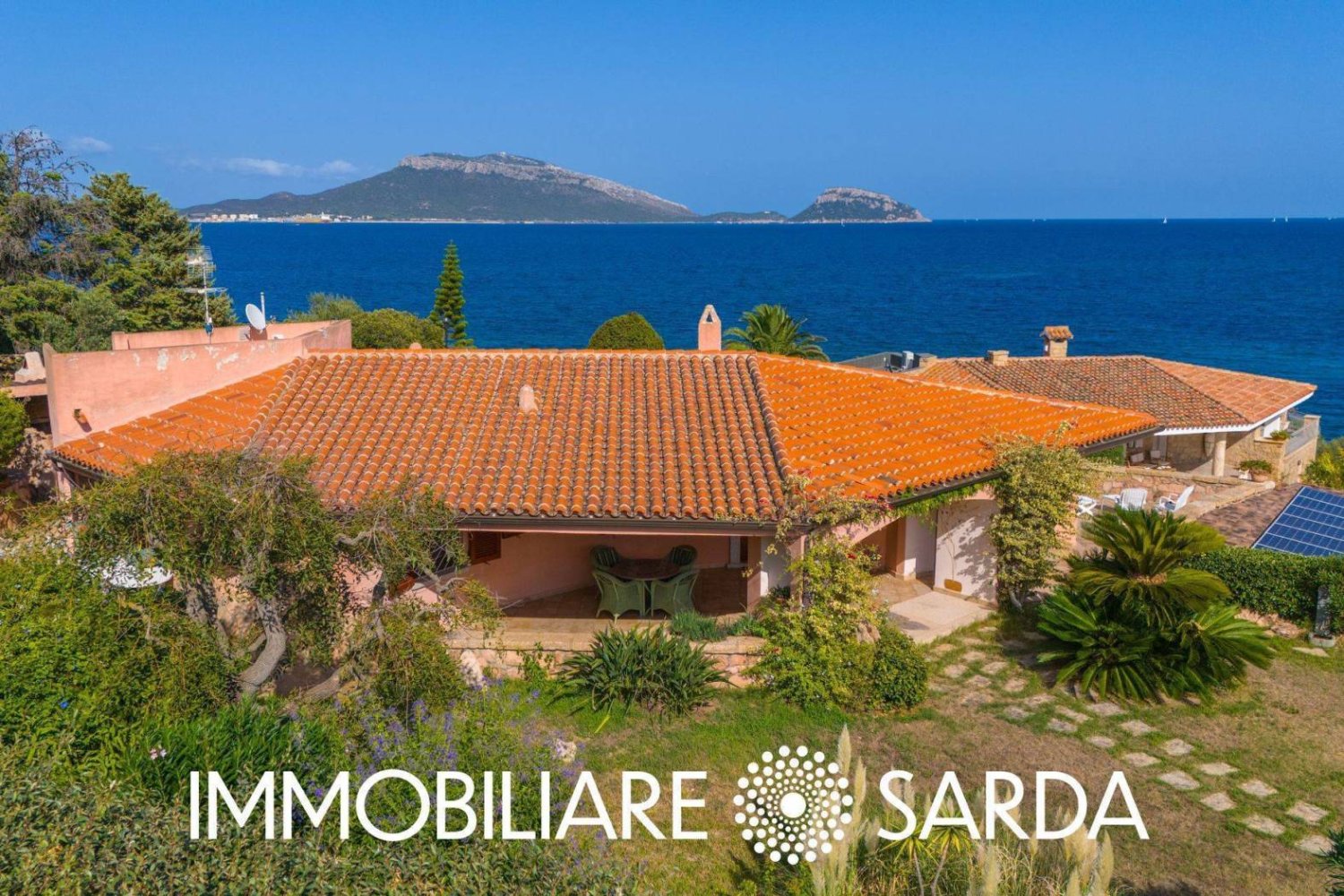 4 bedrooms Villa in Golfo Aranci, Italy No. 299915