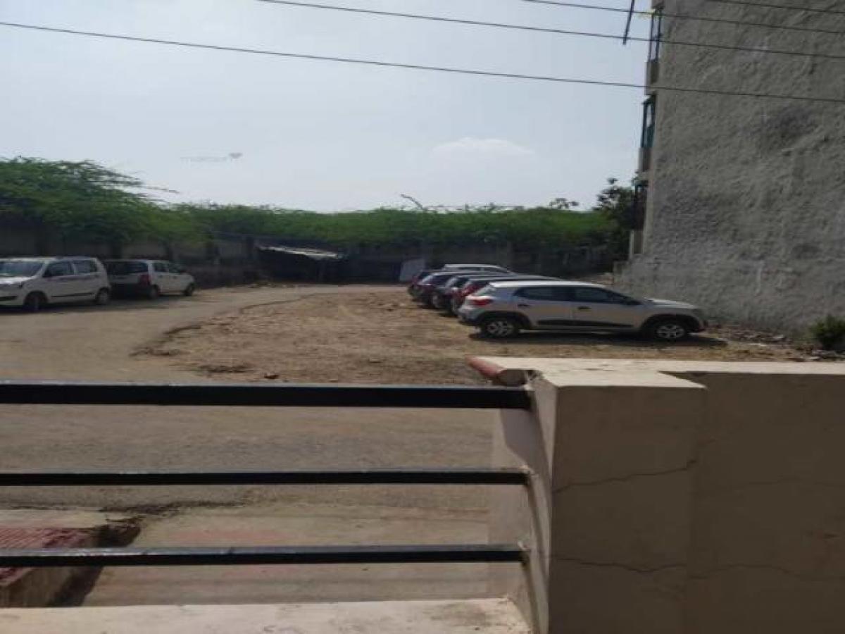  Land in Faridabad, India No. 32399