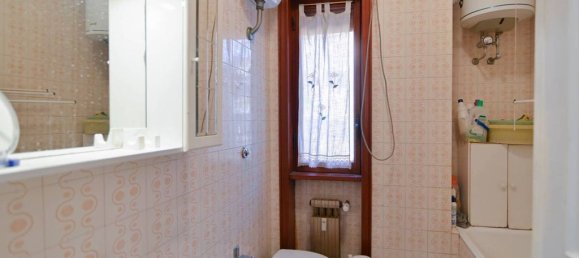 4 bedrooms Apartment in Rome, Italy No. 289430 19