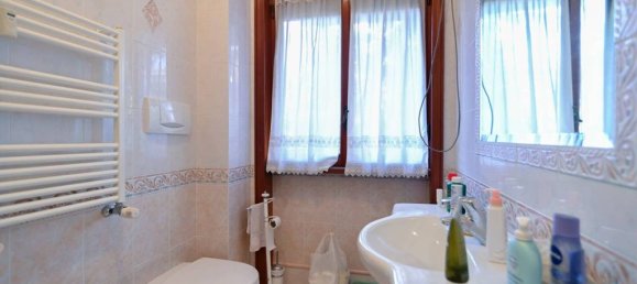 4 bedrooms Apartment in Rome, Italy No. 289430 24