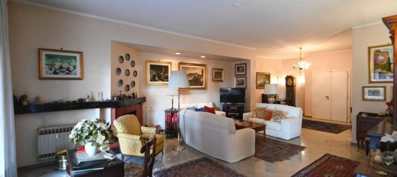 4 bedrooms Apartment in Rome, Italy No. 289430 3
