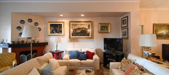 4 bedrooms Apartment in Rome, Italy No. 289430 2