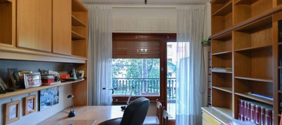 4 bedrooms Apartment in Rome, Italy No. 289430 20