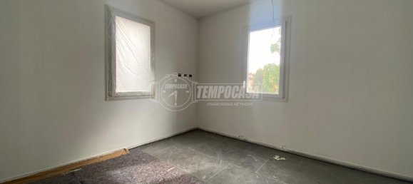 4 rooms Apartment in Castelfranco Emilia, Italy No. 98164 5