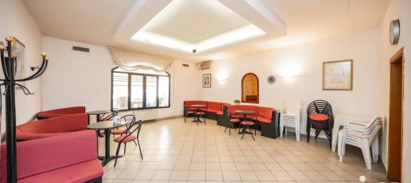 264m² Commercial property in Fiscaglia, Italy No. 229701 8