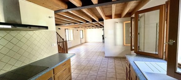 3 bedrooms House in Cluses, France No. 335347 5