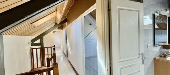 3 bedrooms House in Cluses, France No. 335347 7