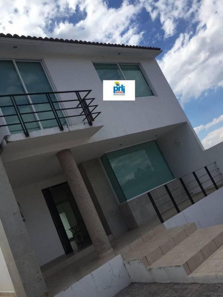 3 bedrooms House in Queretaro, Mexico No. 185989