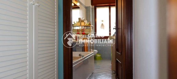 Apartamento de 2 dormitorios en Avellino, Italy No. 344594 22
