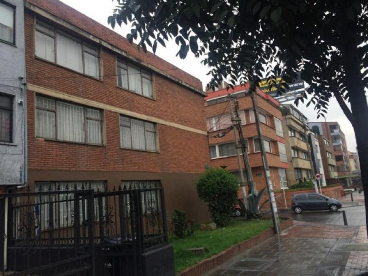 Casa de 12 dormitorios en Bogotá, Colombia No. 11074