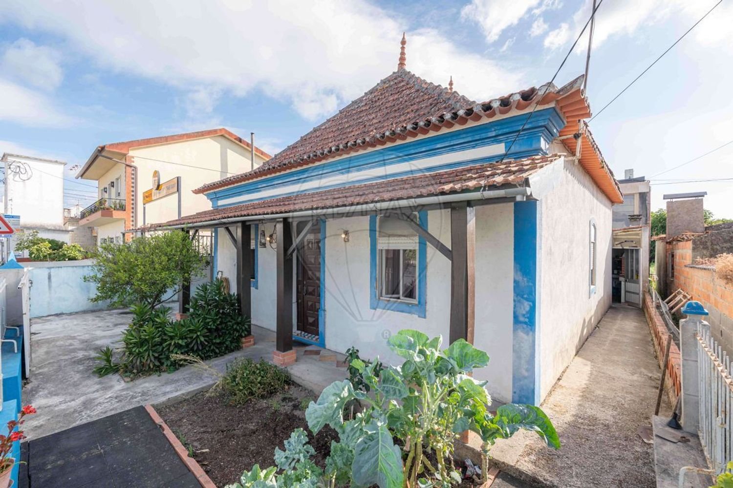 Casa de 3 dormitorios en Granja do Ulmeiro, Portugal No. 213787