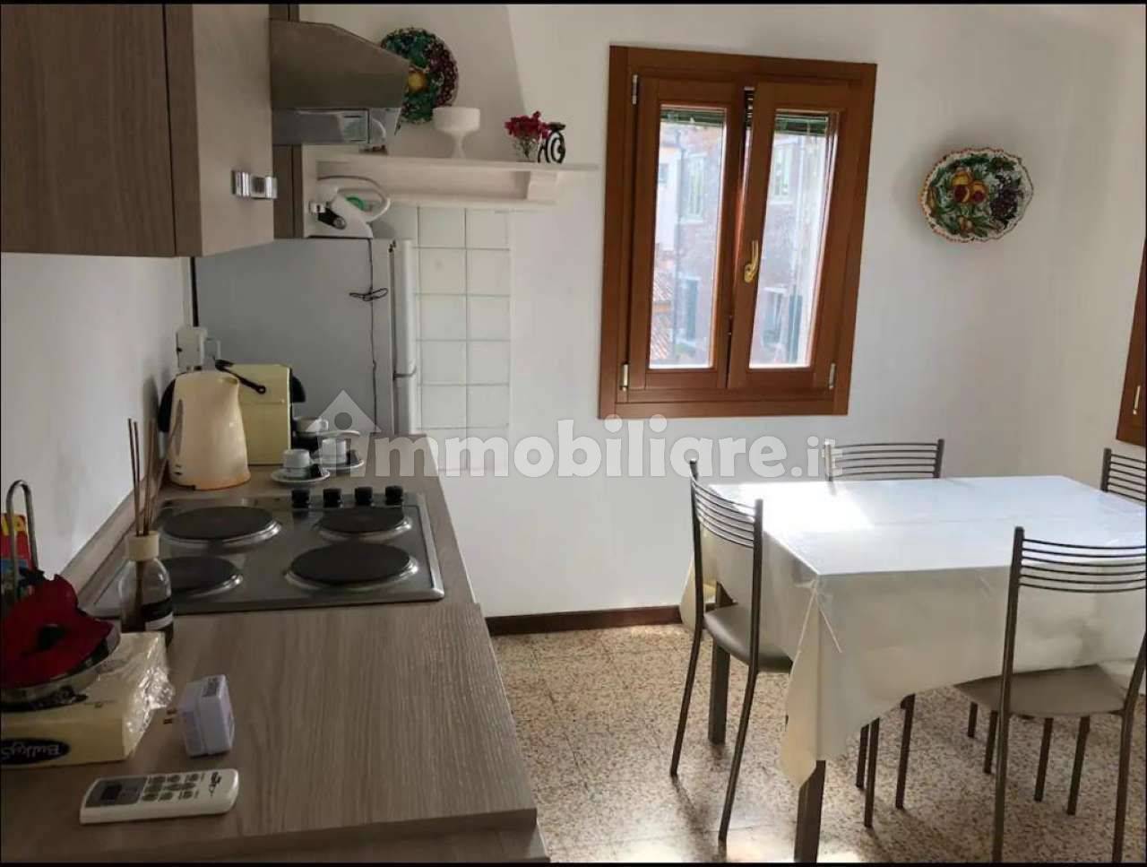 Квартира с 2 спальнями в Венеция, Италия № 88281