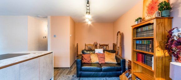 2 bedrooms Bungalow in Towcester, United Kingdom No. 2134 3