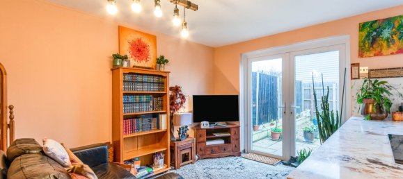 2 bedrooms Bungalow in Towcester, United Kingdom No. 2134 2