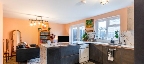 2 bedrooms Bungalow in Towcester, United Kingdom No. 2134 5