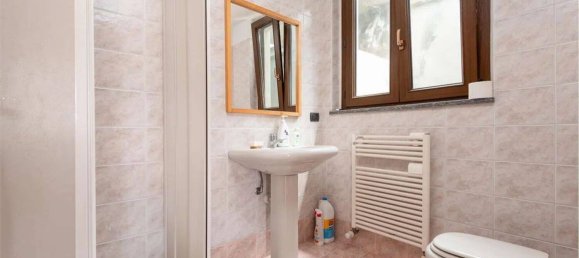 Вилла с 9 спальнями в Калольциокорте, Италия № 263571 24